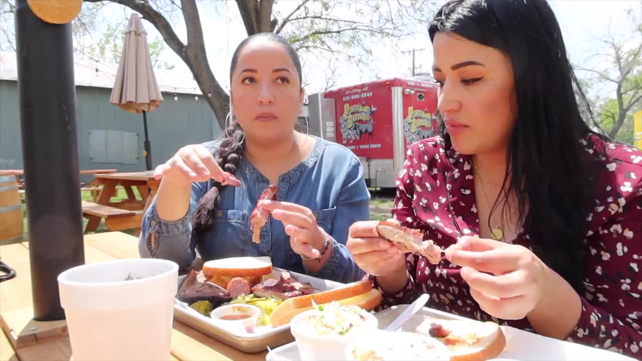 PIT MASTER & TEXAS monthly Honoree Serves BBQ from FOOD TRUCK in Hutto, Tx | Views