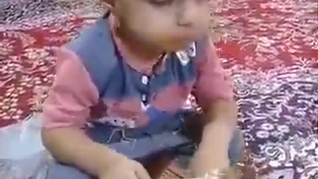 Funny video of toddler eating and sleeping at the same time