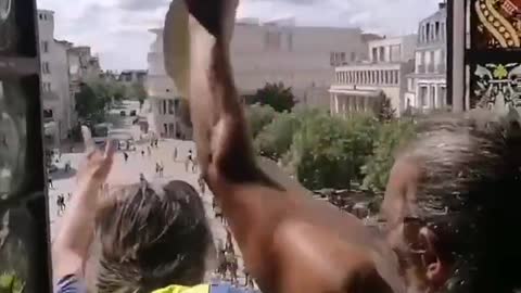 Civil 24/7 Le portrait d'Emmanuel Macron