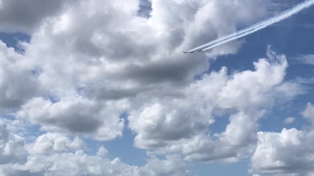 Airplane Salute for Trump Boat Parade FL