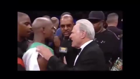 Larry Merchant Gives Floyd Mayweather Jr a Piece of His Mind