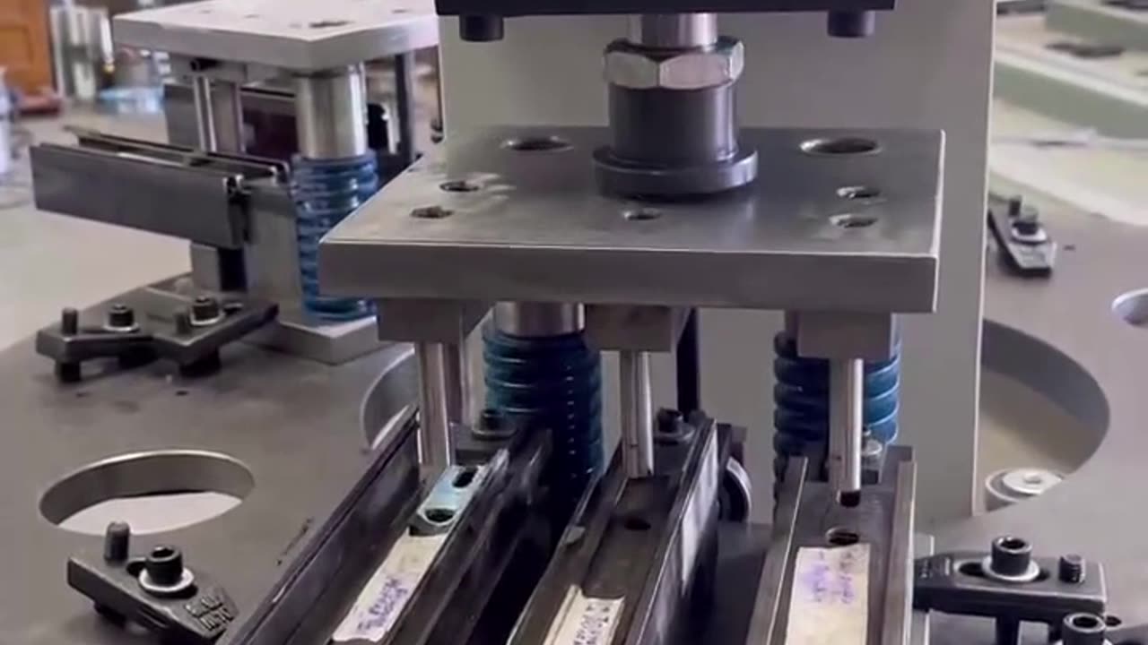 Aluminum punching machine