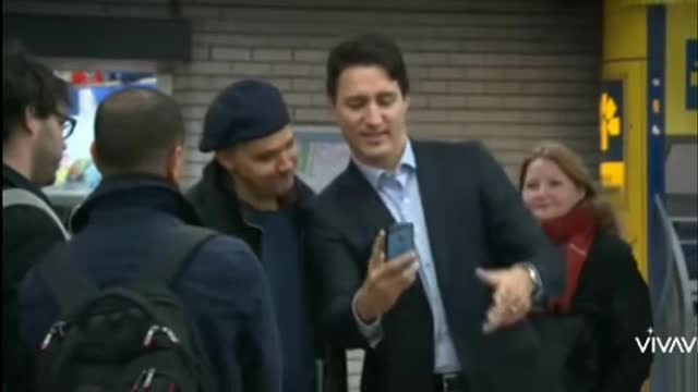 Candian sir Justin Trudeau Surprise Entry and take selfie