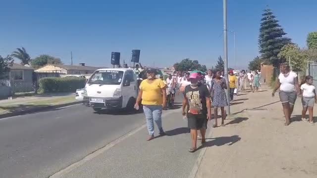 Standing up to gangs: Heideveld residents march on merts