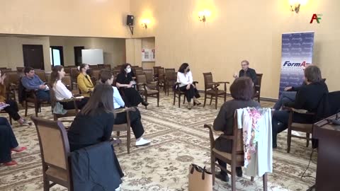 Российский журналист и кинодокументалист Александр Зиненко встретился с абхазскими журналистами.