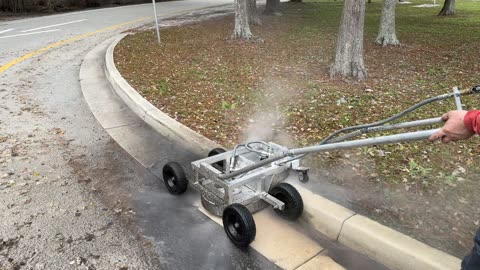 24 GPM pressure washing curb cleaning machine