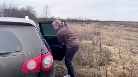 Mother reunites with children at Ukraine border