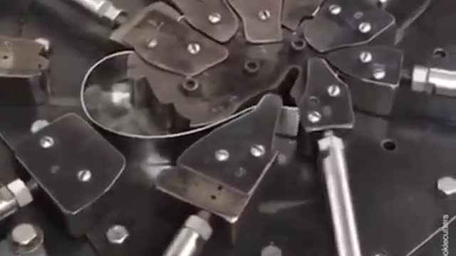 Cookie cutter making machine