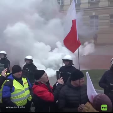 Polonia | Policía de Polonia usa gases lacrimógenos