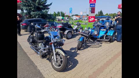 www.TRIKERS.cz - Starší páni z MOTO Bandu Nymburk