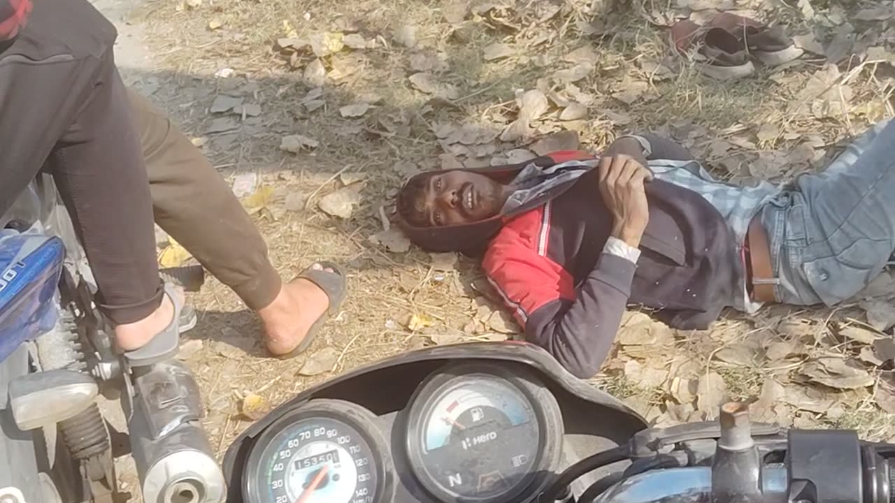 Drunken man fall asleep on road