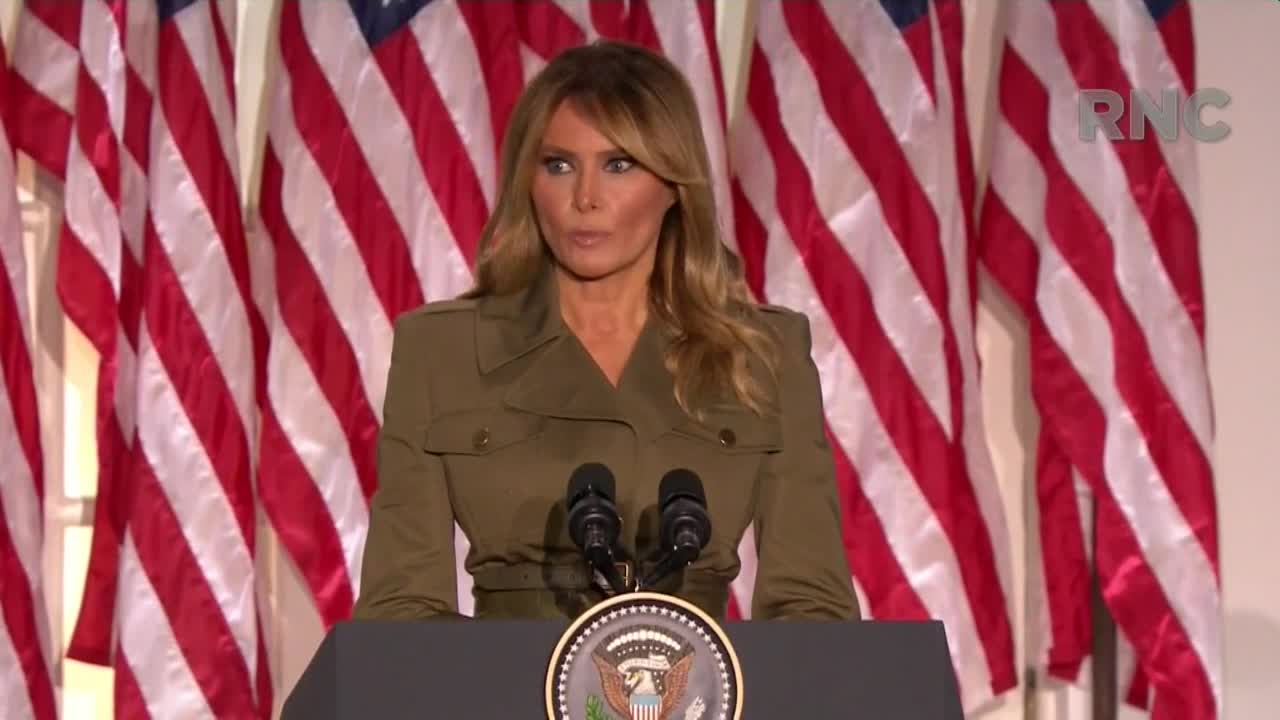 Melania Trump suaviza el agresivo discurso republicano y llama a la unidad