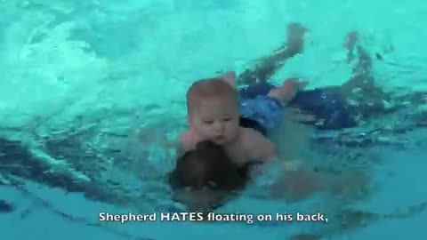 Baby can't stop laughing at swimming