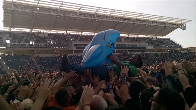 Crowd Surfing Shark - Chicago Open Air 2017