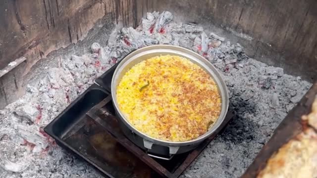 How Arabian Rice is Cooked in Massive Underground Pit