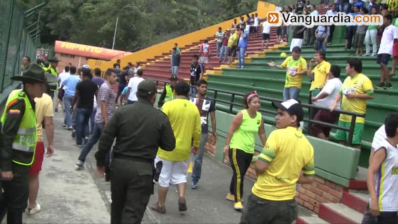 En disturbios terminó partido entre Atlético Bucaramanga y Real Santander