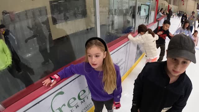 Family Ice Skating - Round 2