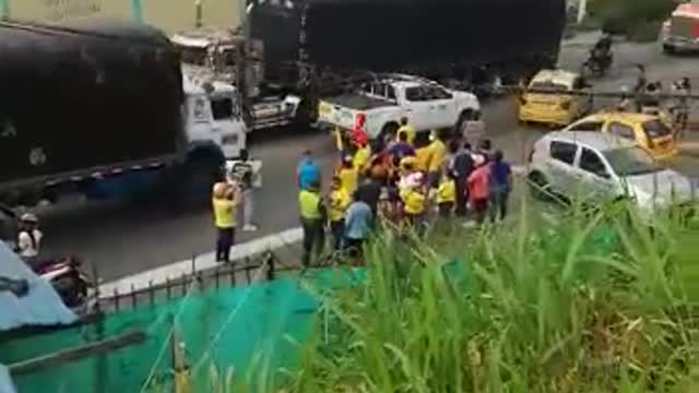 Protestas en el norte de Bucaramanga por falta de apoyos humanitarios.