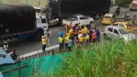 Protestas en el norte de Bucaramanga por falta de apoyos humanitarios.