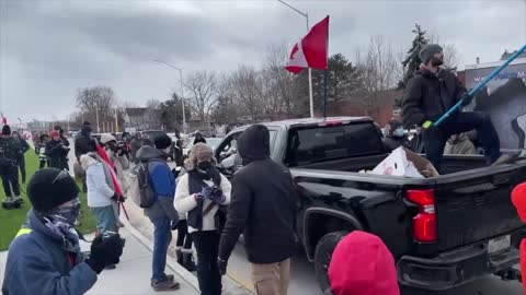 🇨🇦 Canadians Blockade Ambassador Bridge 🇨🇦