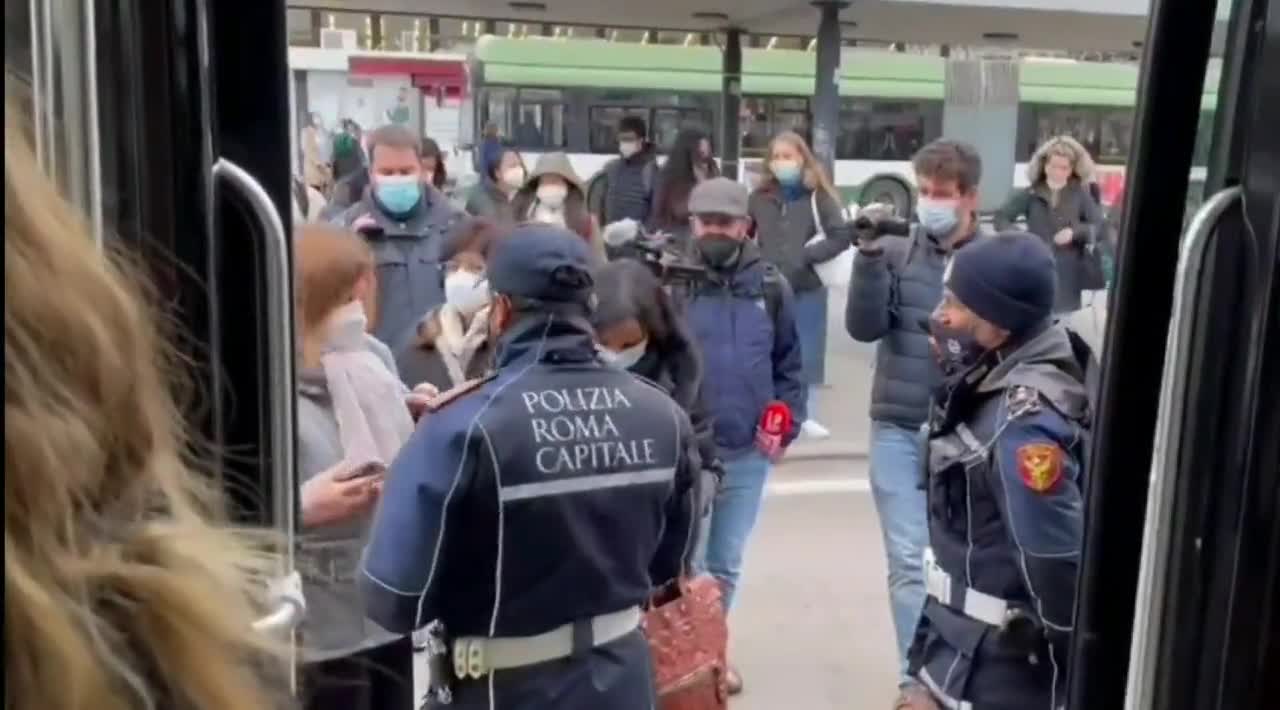 Public Transport in Italy has become a Police Zone, checking everyone for Green Passes