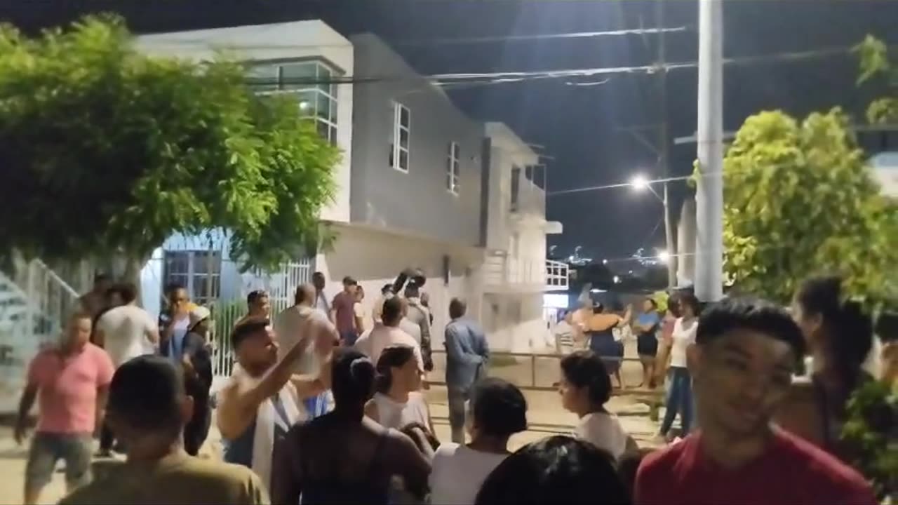 Video: Polémica por la instalación de talanqueras en la urbanización Emmanuel