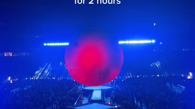no fucking way i spent $219 to watch an inflatable moon for 2 hours