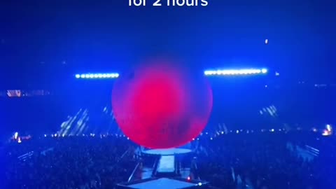 no fucking way i spent $219 to watch an inflatable moon for 2 hours