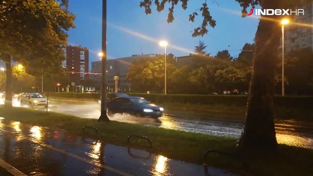Poplavljene ulice u Zagrebu