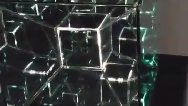 Amazing 4th dimensional mirror illusion