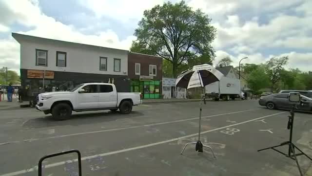 Multiple Gunshots Interrupt Lefty AP Journalist's Live Reporting from George Floyd Square