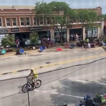 Video shows panic and heavy gunfire at 4th of July parade in Highland Park, Illinois