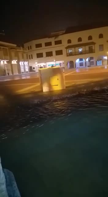 Inundación en la plaza de la aduana