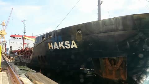 Turski teretni brod Haksa dotegljen u Trogir