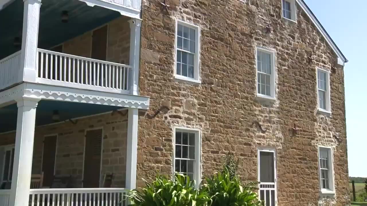 Couple who unknowingly bought ex-slave plantation learn about mansion’s past, history of slaves ...