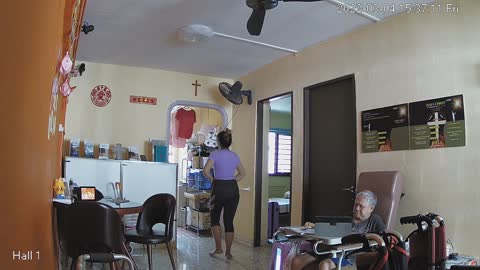 hallfront day n night 20220304