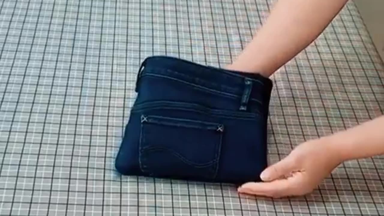 How to fold clothes