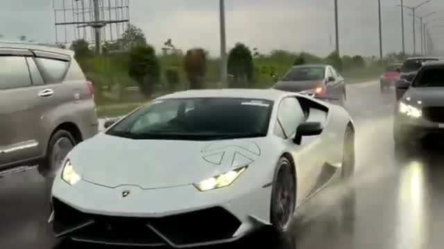 LAMBORGHINI ATTITUDE CAR STUNT SHORT VIDEO