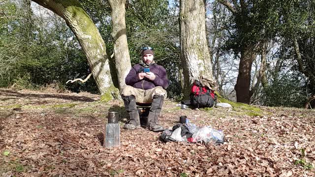 Brief history of Castle hill ironage fort. Godshill. New forest. Vlog while having a coffee
