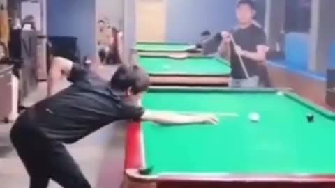 How to play pool game 😂