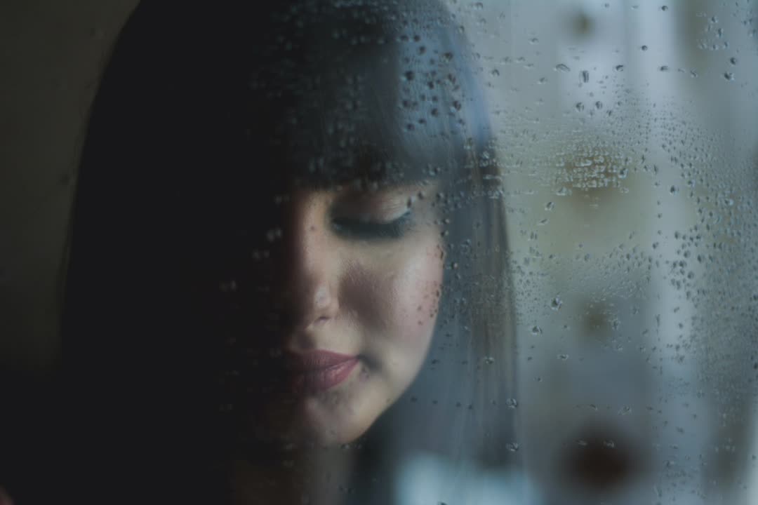 Rest girl near window in rain (relax sound 30 min)