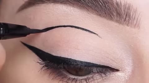 Graphic liner with a little bit of glitter in there!