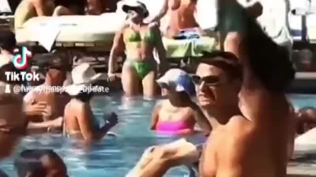 Play Of The Week - The Five Minute Toilet Break...