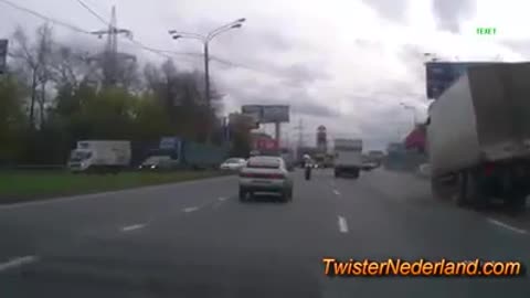 Accidents on roads and in the city 😲 Unbelievabley