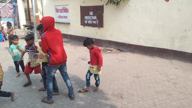 Slum area child doing Masti ! He is always entertainer