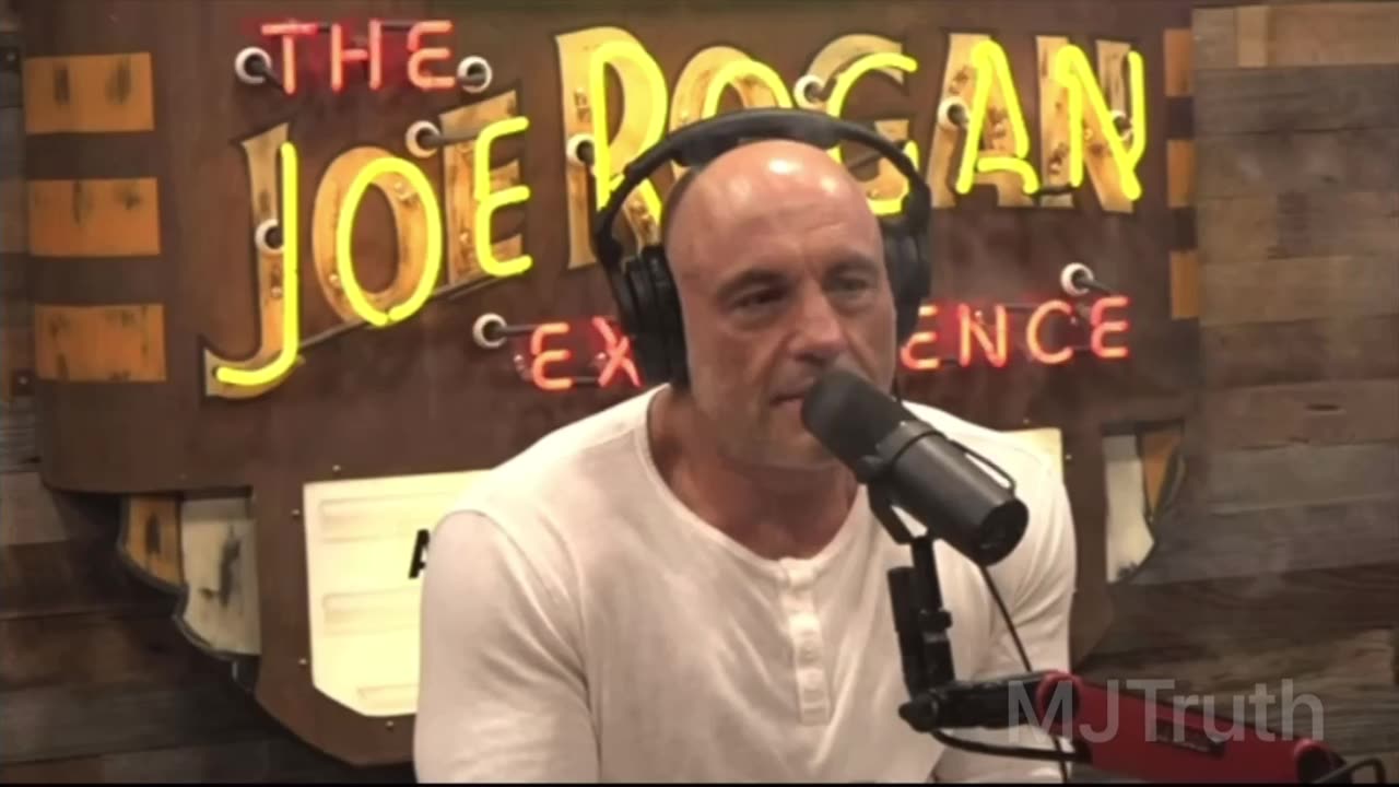 Joe Rogan: The Death of Journalist Michael Hastings — Did Someone Control his Car to Take him Out?