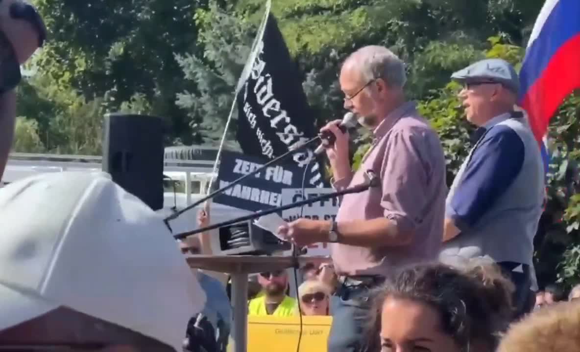Residents of another German city took to the streets in support of Russia