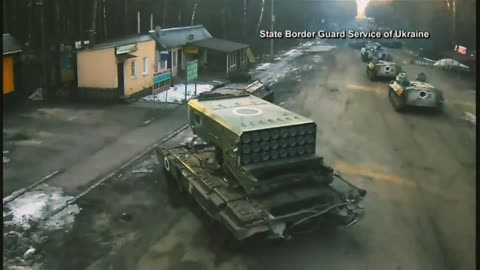 Raw Video | Russian tanks seen entering Ukraine