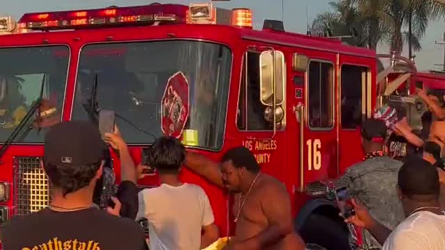 LA Teens Swarm Fire Truck, Blocking It From Responding To An Emergency
