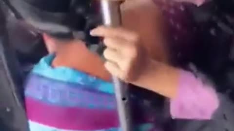 Sharia in India. Muslim women harass Hindu woman